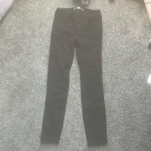 These are black mid rose hollister jeans in a size 1 small